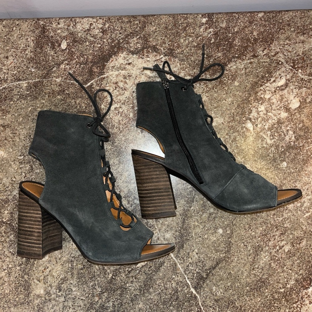 Franco Sarto Steffie Grey Suede Lace Up Open Toe Heeled Bootie Sz 8
